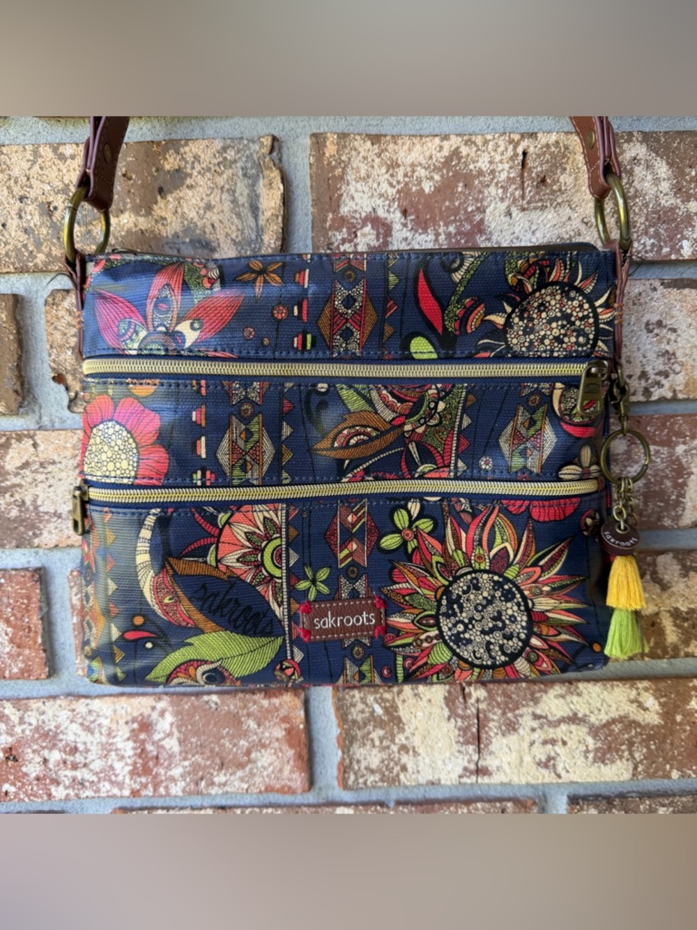 sakroots Crossbody Bag Owl Hangtag 3 Outside Zipper Pouches Excellent Condition!